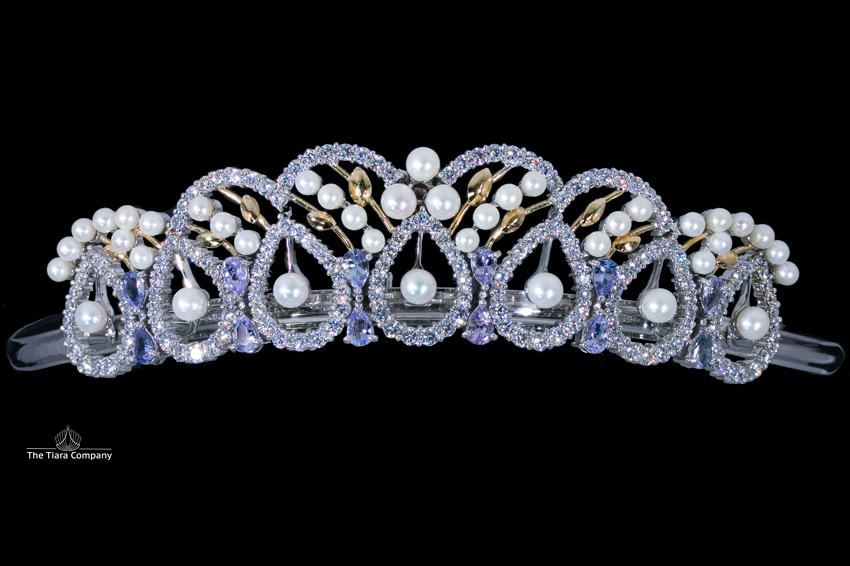 The Amelia Tiara